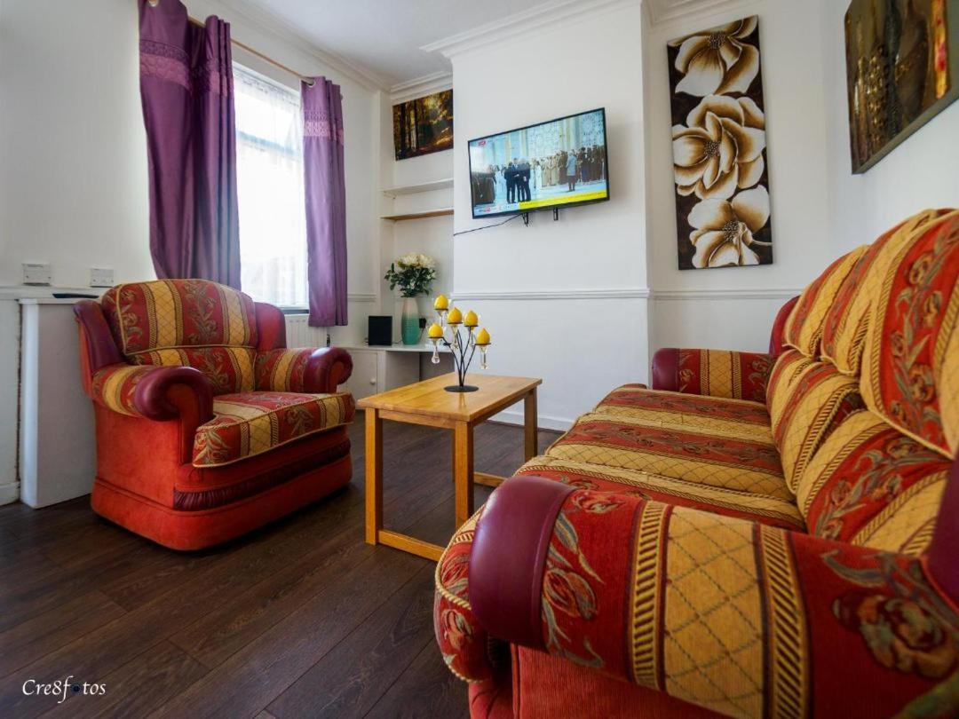 12 Cornwallis Lodge Family Room 2 Stoke-on-Trent エクステリア 写真