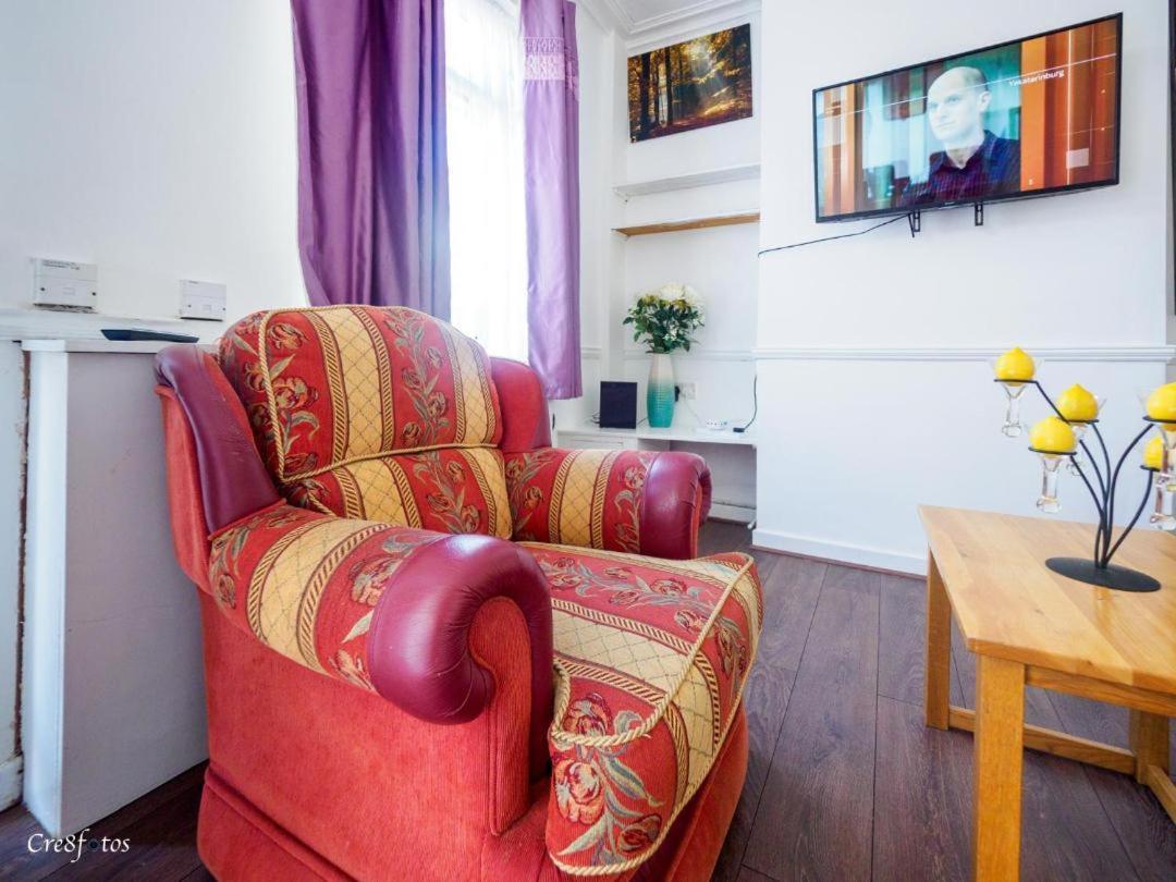 12 Cornwallis Lodge Family Room 2 Stoke-on-Trent エクステリア 写真
