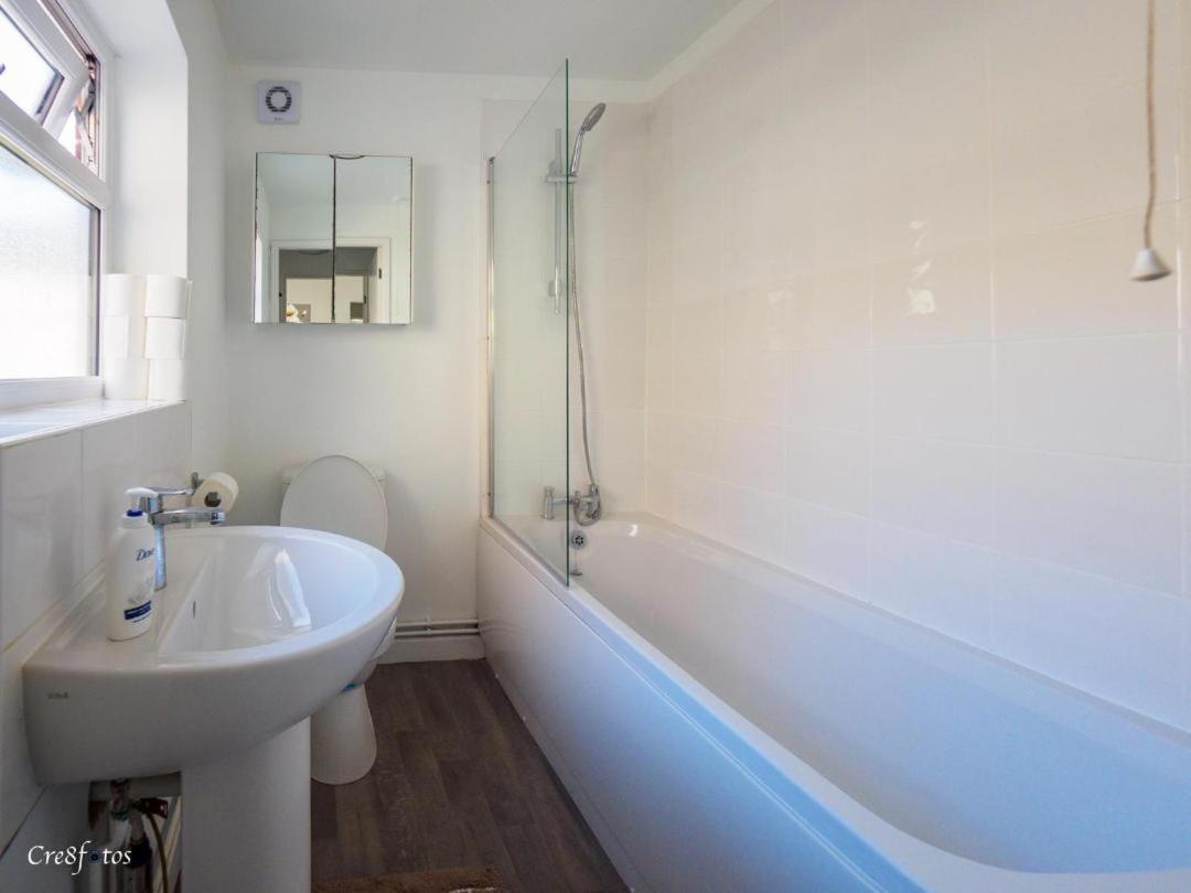 12 Cornwallis Lodge Family Room 2 Stoke-on-Trent エクステリア 写真