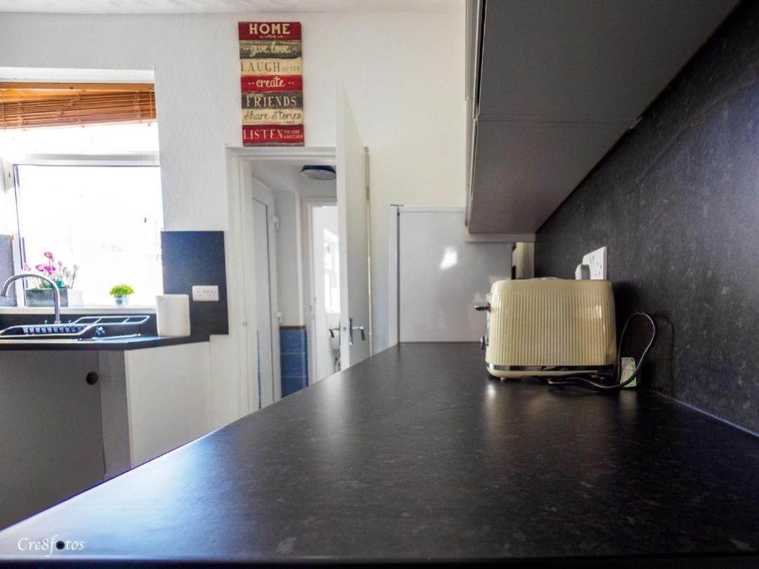 12 Cornwallis Lodge Family Room 2 Stoke-on-Trent エクステリア 写真