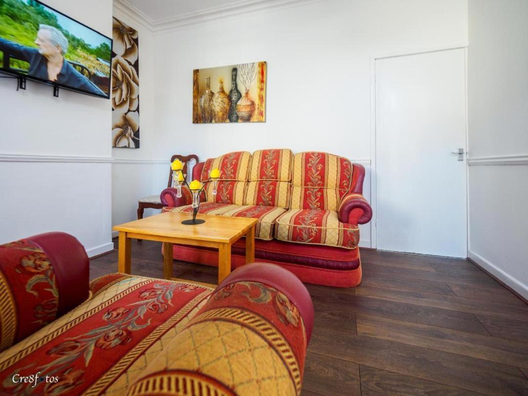 12 Cornwallis Lodge Family Room 2 Stoke-on-Trent エクステリア 写真