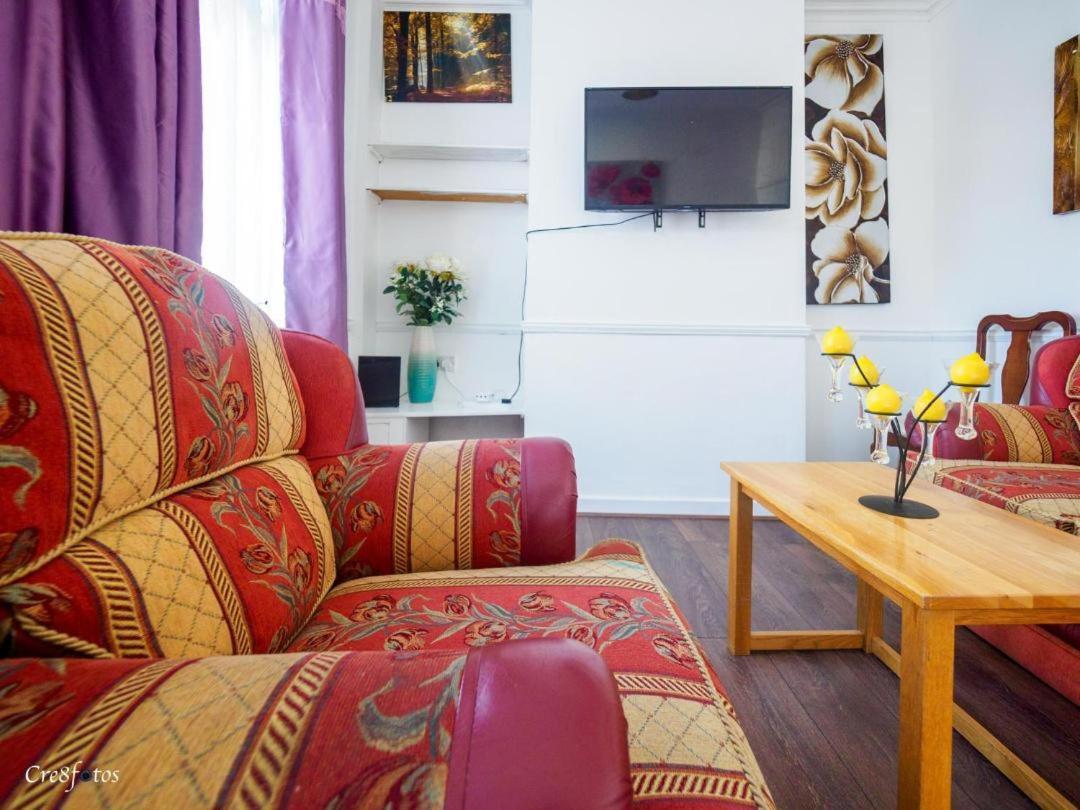 12 Cornwallis Lodge Family Room 2 Stoke-on-Trent エクステリア 写真