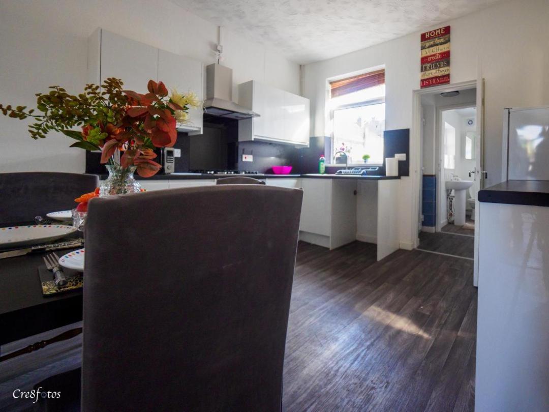 12 Cornwallis Lodge Family Room 2 Stoke-on-Trent エクステリア 写真