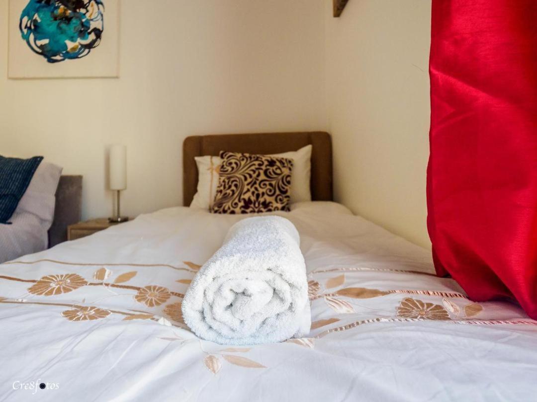 12 Cornwallis Lodge Family Room 2 Stoke-on-Trent エクステリア 写真